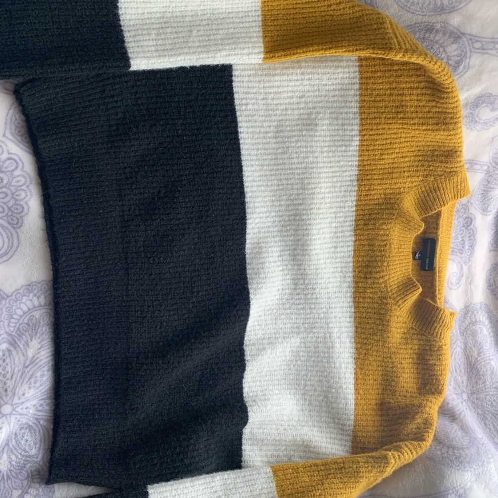 Super cute & soft sweater✨ - Picture 2 of 3
